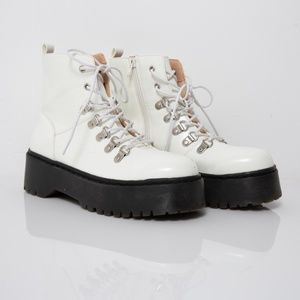 FOREVER 21 women's white vinyl platform boots